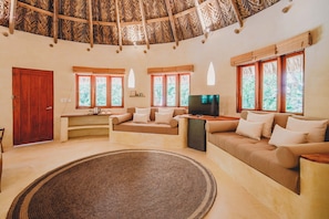 Villa exclusiva, 2 camas Queen size, alberca privada | Televisión
