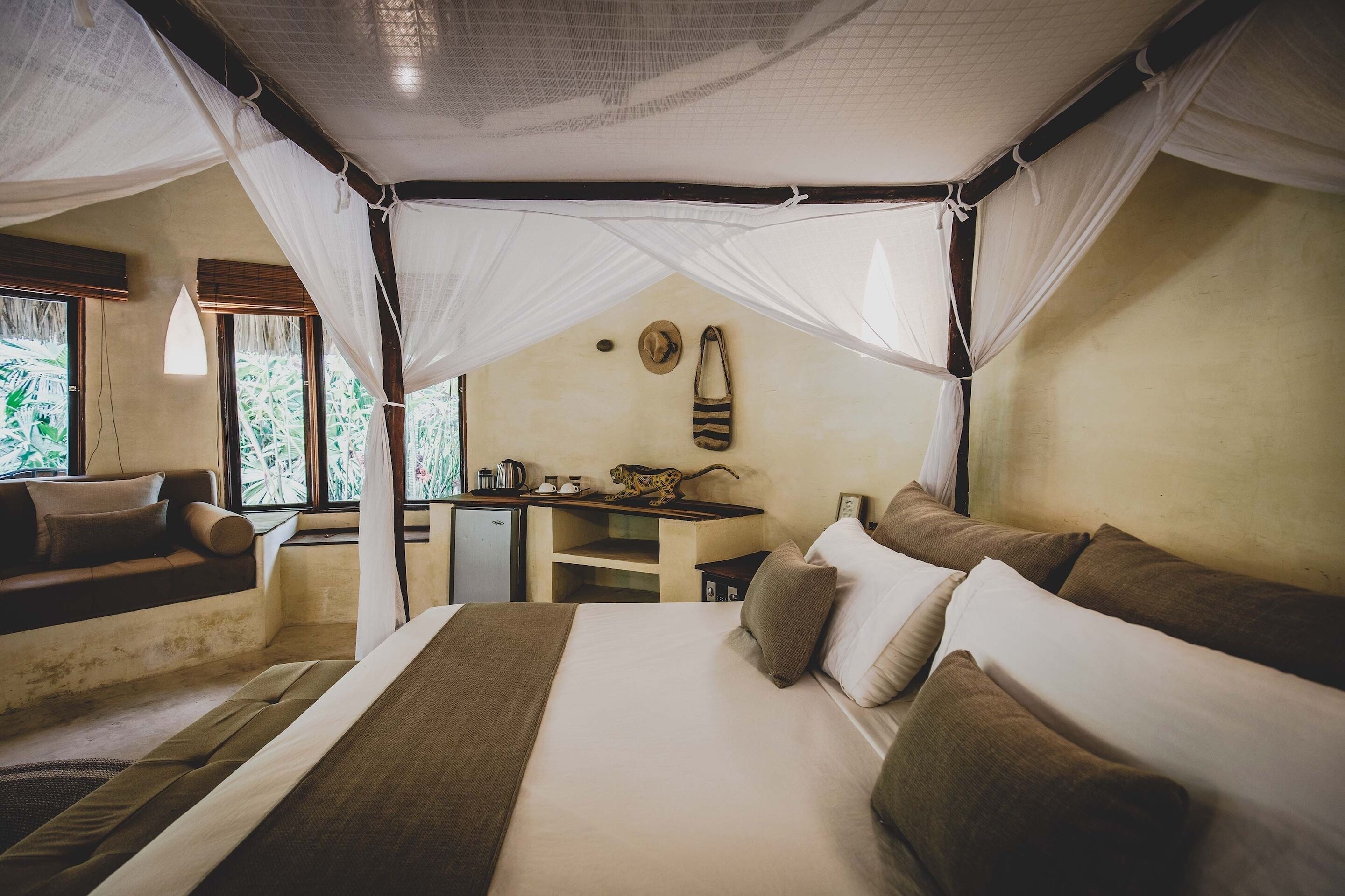 Cabane Luxe, plusieurs lits, piscine privée | Minibar