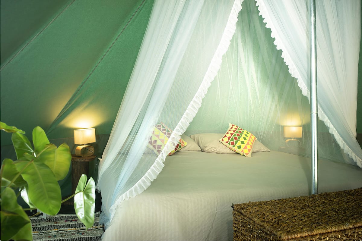 Superior-Zelt, 1 Doppelbett | Hochwertige Bettwaren, Betten mit Memory-Foam-Matratzen