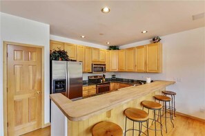 House, 4 Bedrooms | Private kitchen | Fridge, microwave, coffee/tea maker - Pines 101 Ski in out 4 BR Town House (Breckenridge)
