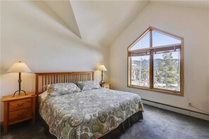 House, 4 Bedrooms | 4 bedrooms, free WiFi - Pines 101 Ski in out 4 BR Town House (Breckenridge)