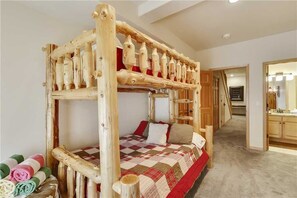 House, 4 Bedrooms