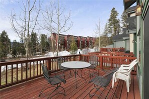 House, 4 Bedrooms | Terrace/patio