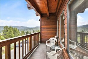 Balcony - TYRA SKI IN OUT 4 BR Condo (Breckenridge)