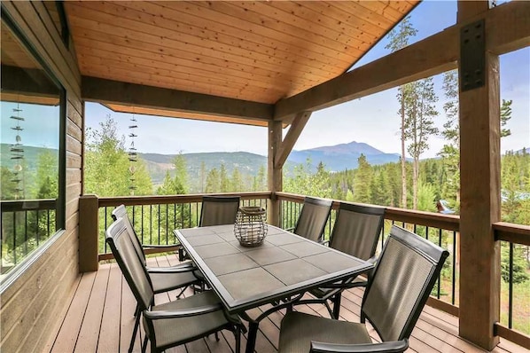 House, 5 Bedrooms | Terrace/patio