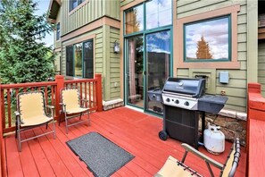 House, 4 Bedrooms | Balcony