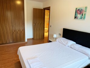 Individually furnished, bed sheets - Apartamentos Canillo Les Moles 3000 (Canillo)