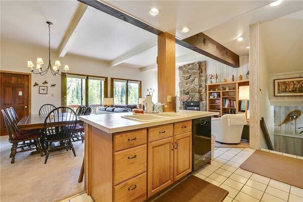 하우스, 침실 4개 | 전용 주방 | 냉장고, 전자레인지, 커피/티 메이커