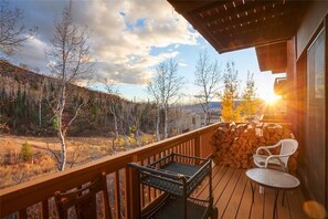 House, 4 Bedrooms | Balcony