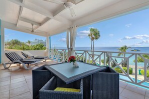 独特顶层房, 1 张特大床, 海景 | 露台