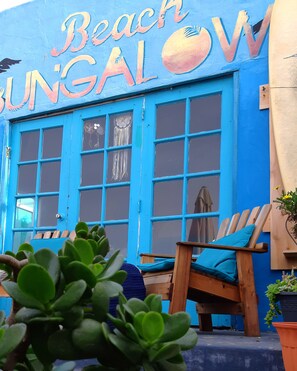 Sun deck - ITH Beach Bungalow Surf Hostel (San Diego)