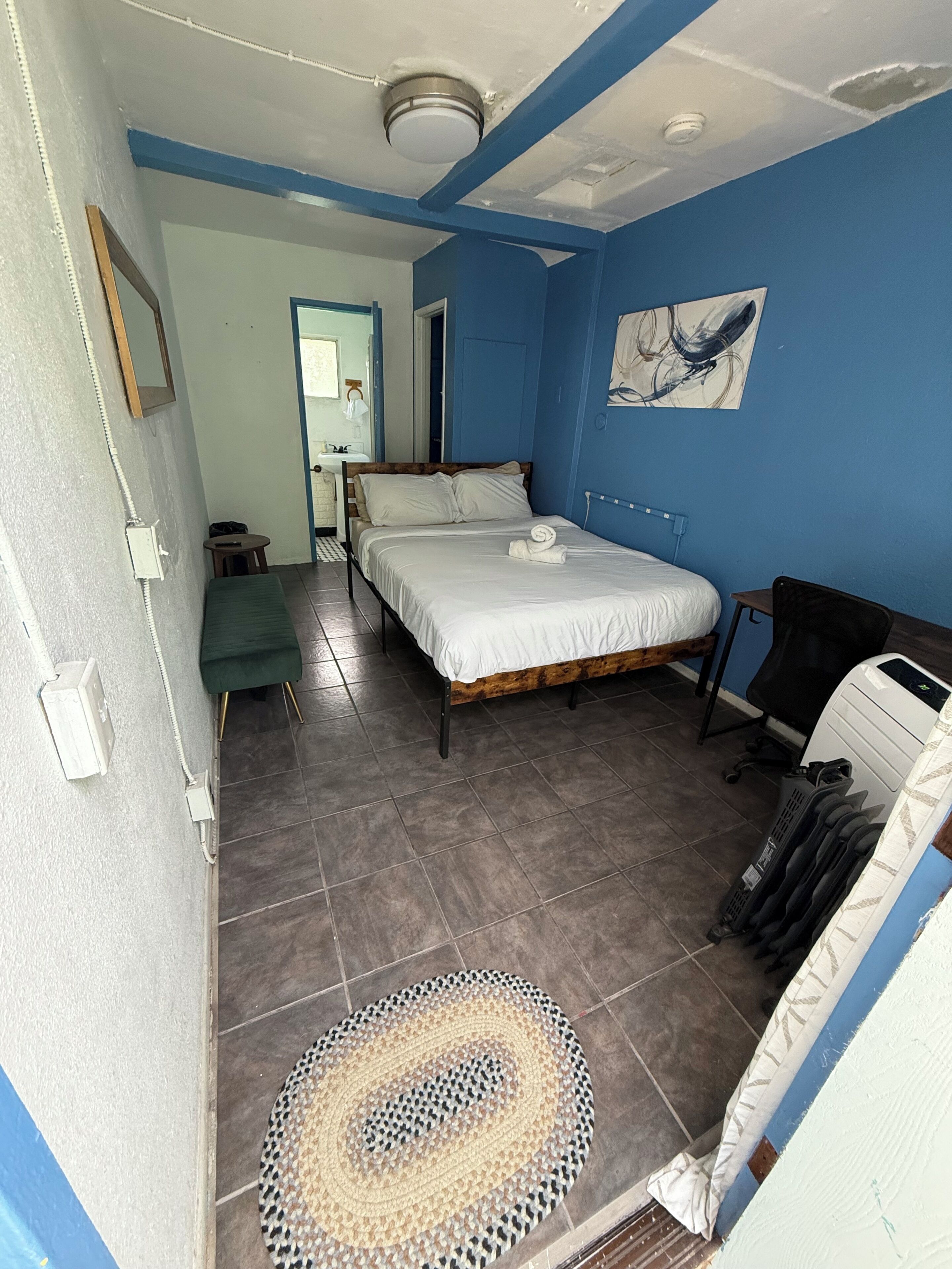 Chambre de base double | Accès au Wi-Fi (inclus), literie fournie