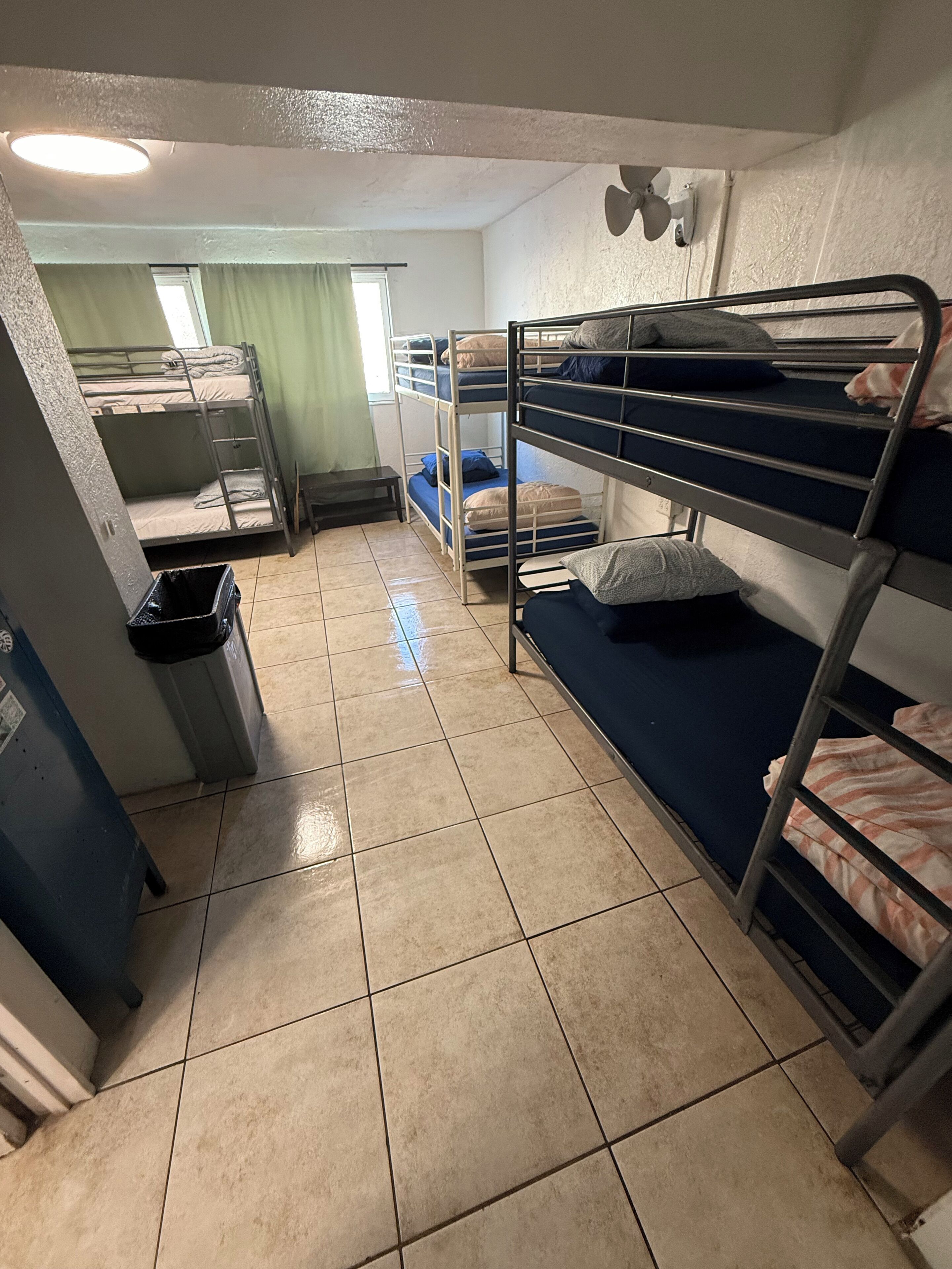 Accès au Wi-Fi (inclus), literie fournie