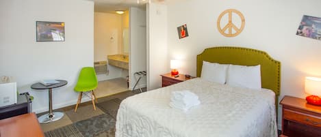 客房, 1 張加大雙人床 | 特厚豪華床墊、遮光窗簾/窗簾、隔音、熨斗/熨衫板