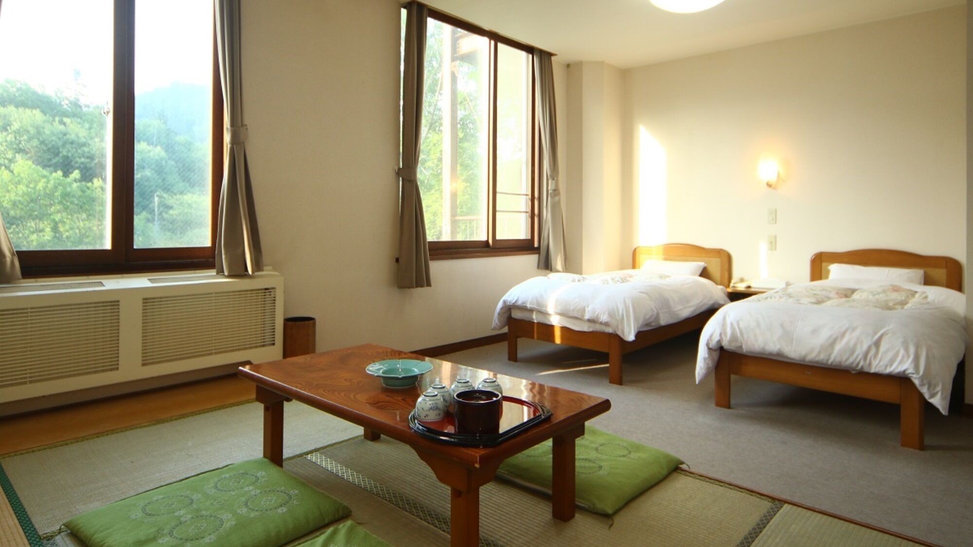 1 kamar tidur, brankas, tirai kedap cahaya, dan Wi-Fi gratis