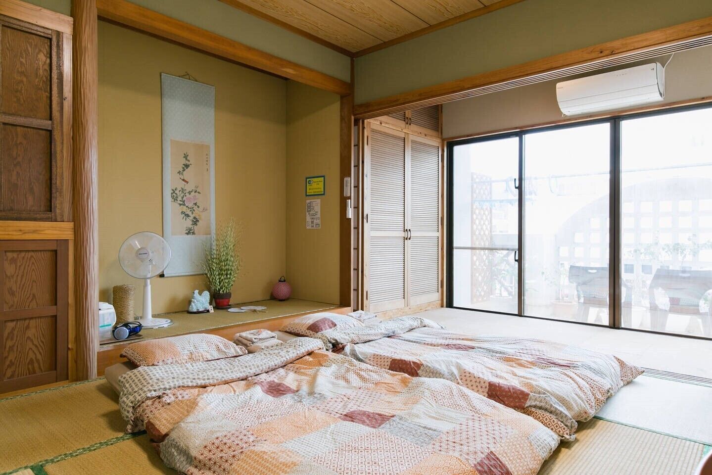 Traditional Quadruple Room, Shared Bathroom | 1 bedroom, in-room safe, iron/ironing board, free WiFi