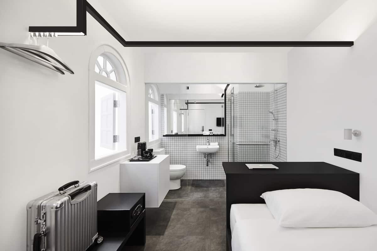 Single Room - 1 Single Bed | 1 bedroom, premium bedding, in-room safe, desk