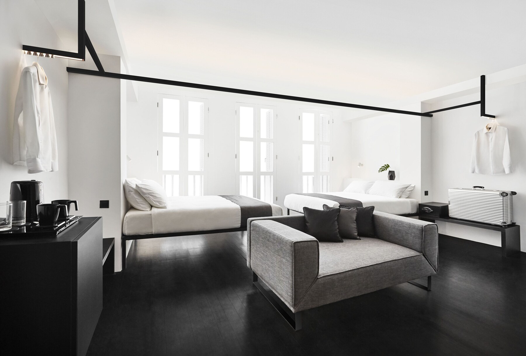 Habitación cuádruple familiar, varias camas | Ropa de cama de alta calidad y caja de seguridad en la habitación 