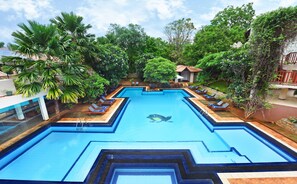 Outdoor pool - Mandara Rosen (Kataragama)