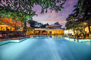 Outdoor pool - Mandara Rosen (Kataragama)