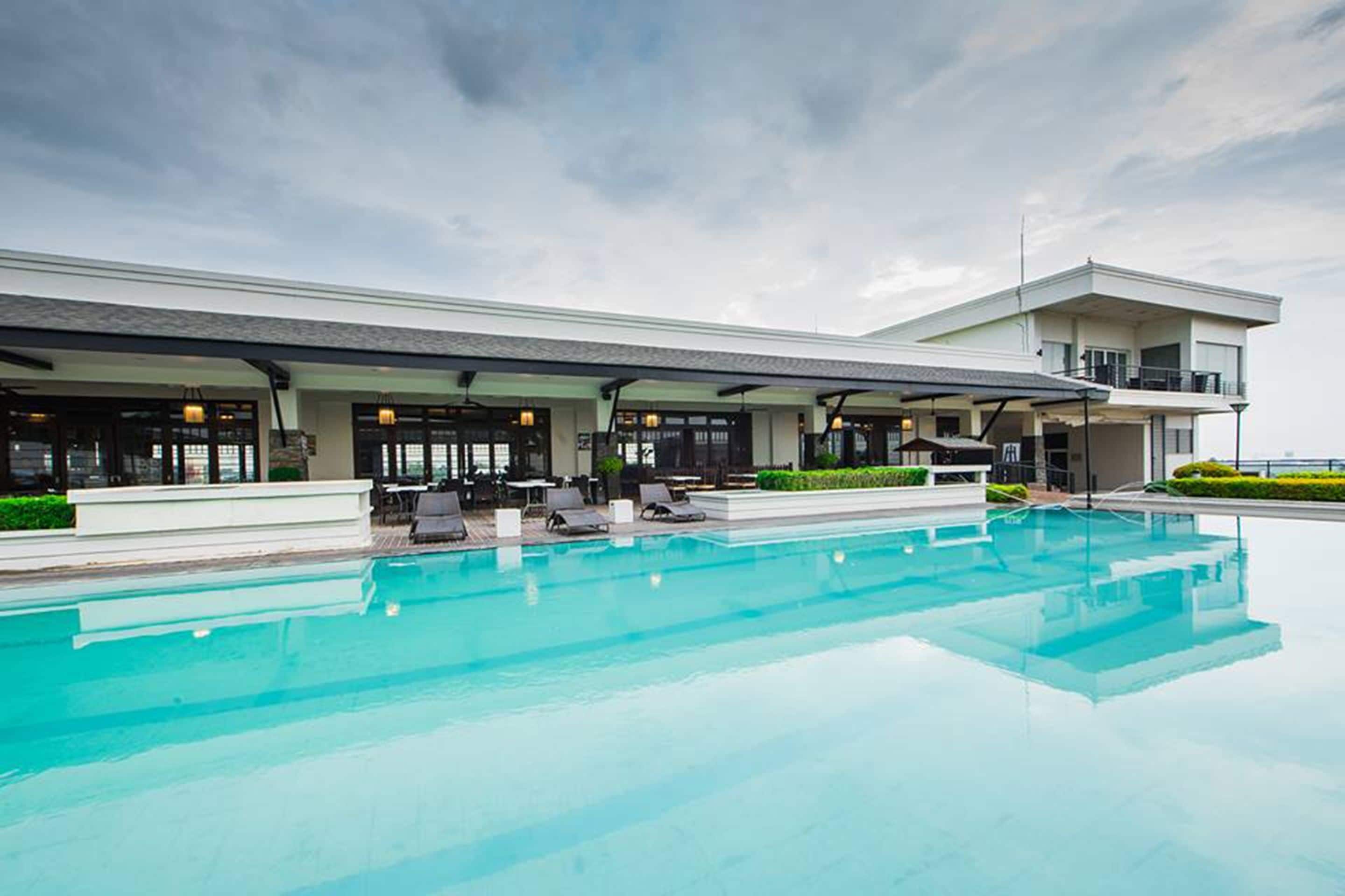 Outdoor pool, pool loungers