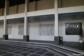 Property entrance - L'Fisher Chalet (Bacolod)