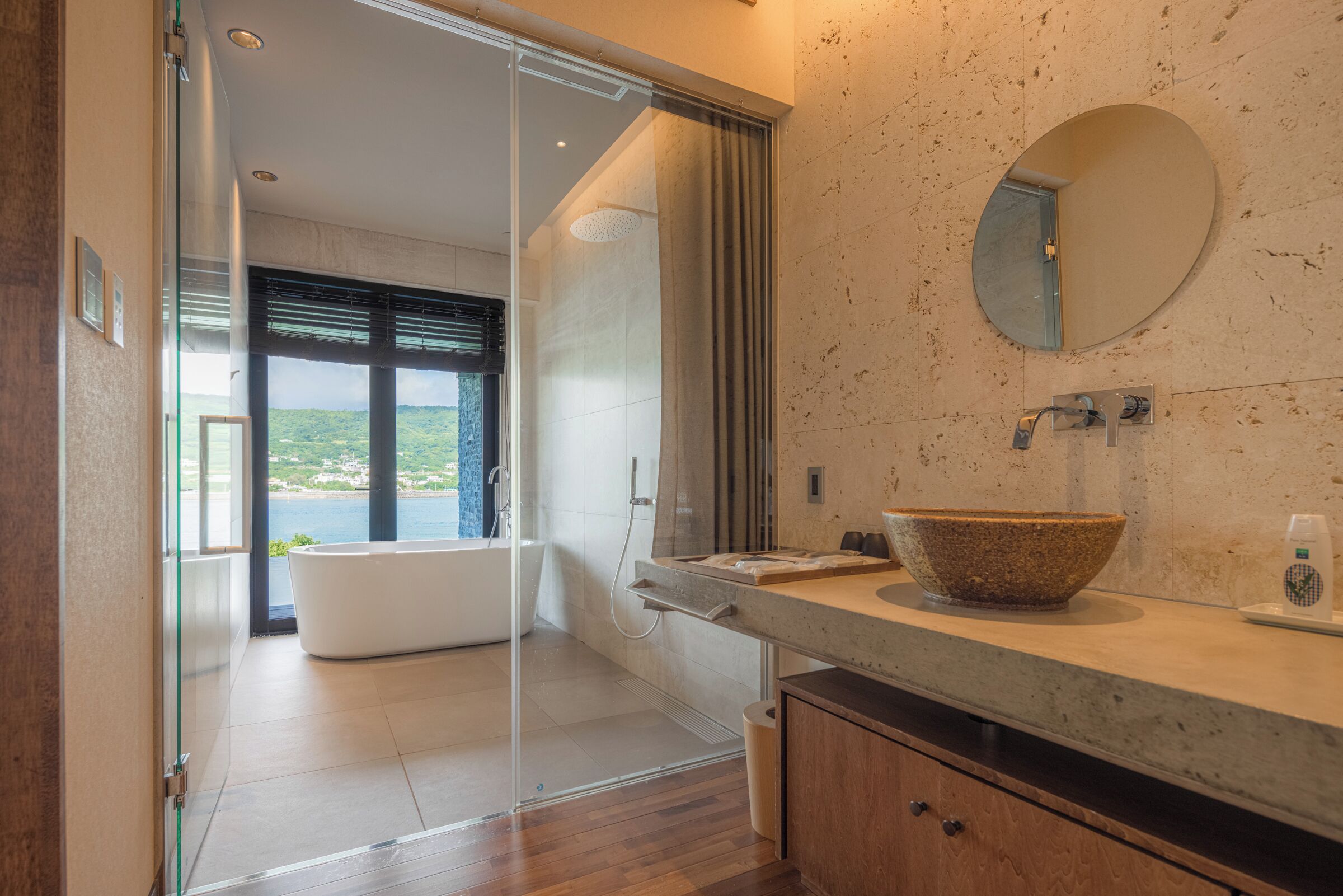 Executive Villa, Private Pool, Ocean View (4 Semi-Double Beds & 2 Japanese Futon) | Bathroom