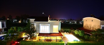 Paradise Town Villa Royal