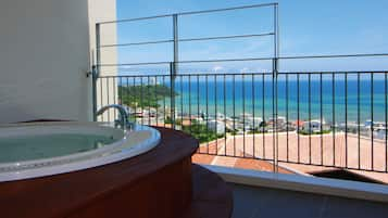 Luxury Condo, Multiple Bedrooms, Jetted Tub (Cloud) | View from room