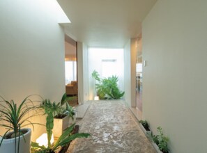 Appart'hôtel Luxe, plusieurs chambres, baignoire à jets (Cloud) | 2 chambres, literie de qualité supérieure, décoration personnalisée