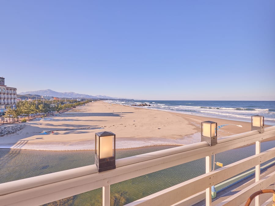 Televisión de pantalla plana de 15 pulgadas con canales por cable