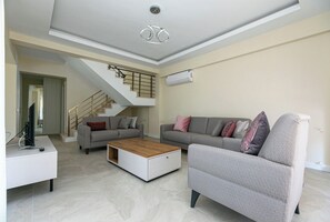 1 bedroom, premium bedding, desk, iron/ironing board - Paradise Town Villa Lisa (Serik)