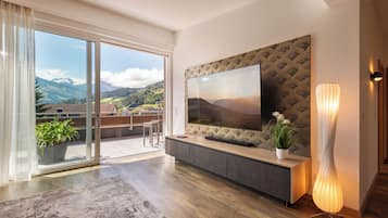 Luxury Apartment (plus cleaningfee 149,-  Euro) | Living area | 40-inch LED TV with satellite channels, TV, heated floors