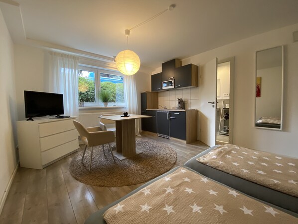 Apartment 4 | Coin séjour | Télévision à écran plat