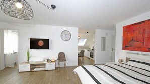 Standaard kamer | Woonruimte | Flatscreentelevisie