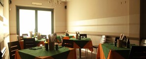 Free daily buffet breakfast - Agorà Hotel (Calamandrana)