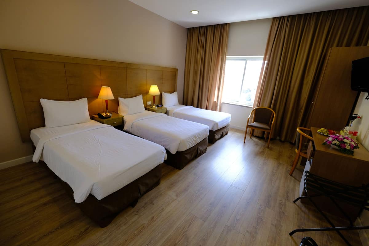 Premium bedding, minibar, in-room safe, desk