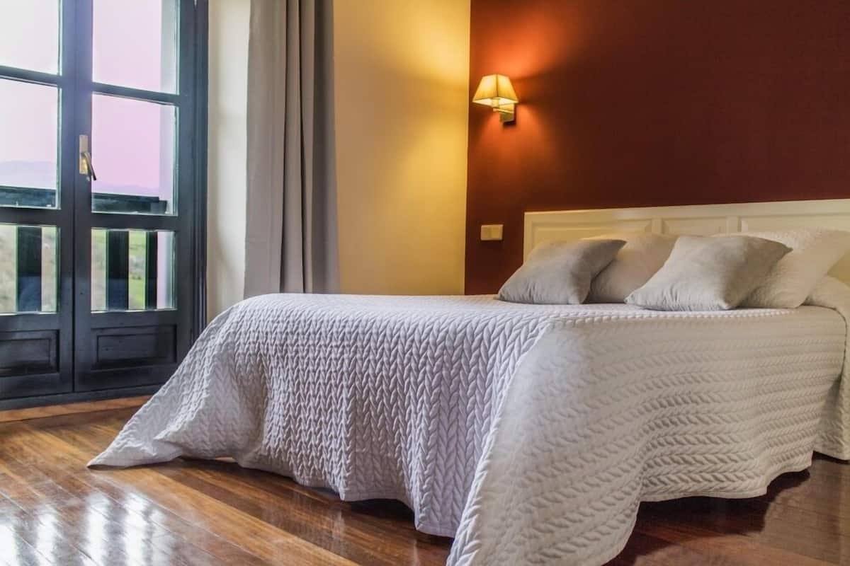 triple room, 3 single beds | desk, blackout curtains, free wifi, bed sheets