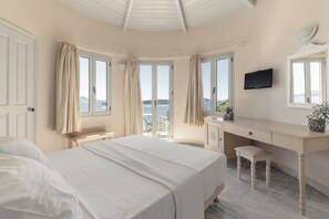 Suite, 2 camere da letto, vista mare (Red Tower) | Biancheria da letto di alta qualità, minibar, una cassaforte in camera