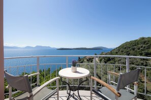 Red Tower 2-bedroom Suite Sea View | Terrace/patio - Red Tower Hotel Lefkada (Lefkada)