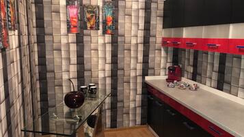 Dúplex urbano, 2 habitaciones, para no fumadores | Decoración personalizada y ropa de cama