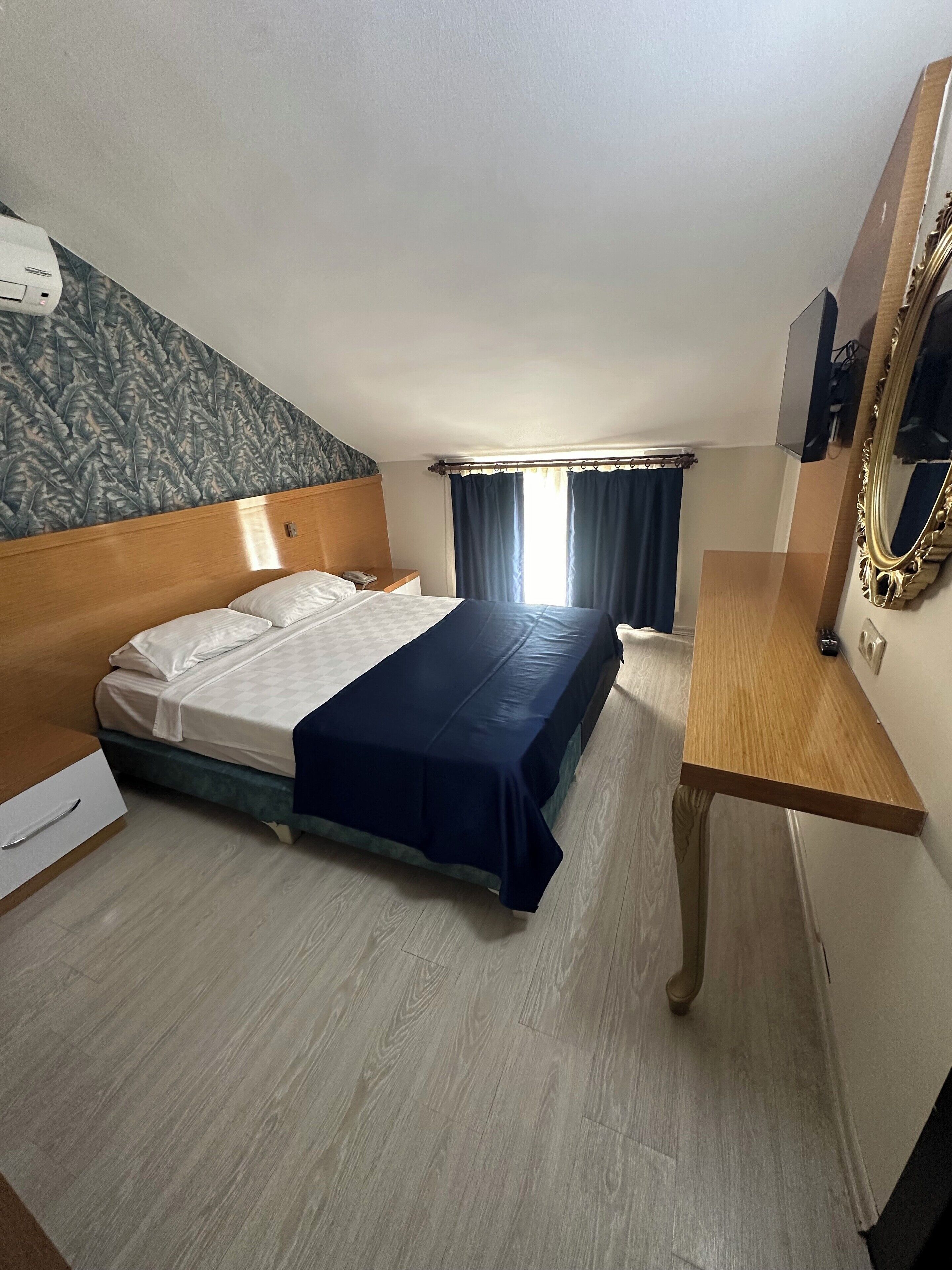 Family Suite | Egyptian cotton sheets, premium bedding, minibar, in-room safe