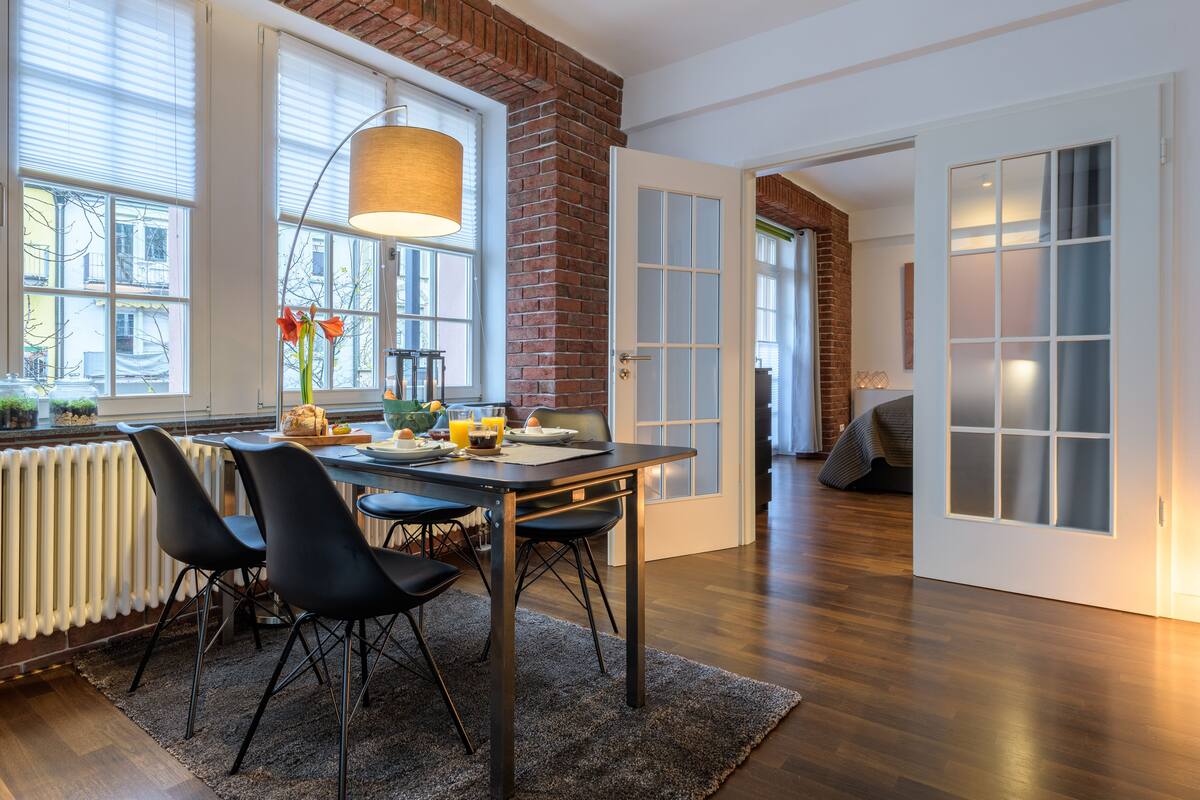 Deluxe Condo (Schwarzwald Suite) | In-room dining