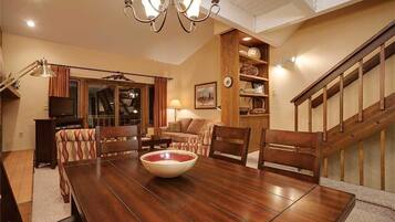 Rumah, 2 kamar tidur | Makan di kamar