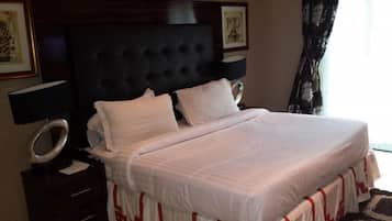 Executive Suite | Egyptian cotton sheets, premium bedding, down comforters, desk