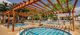 DiRoma International Resort Via Caldas