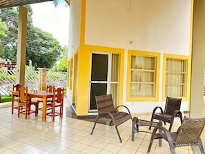 CASA SOBRADO 400 | Outdoor dining
