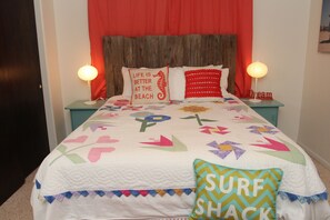 Design Apartment, 1 Queen Bed, Pool View | Free WiFi