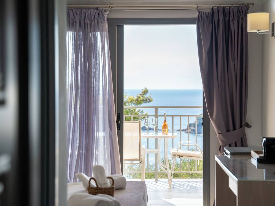 Superior Double or Twin Room, Sea View | In-room safe, free WiFi, bed sheets