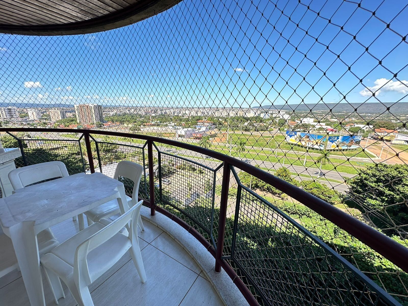 APTO 806 | Outdoor dining